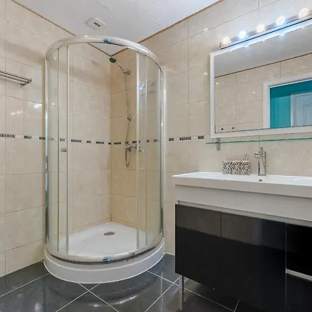 South Paradise * Адехе